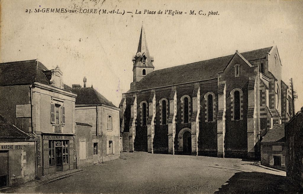 Carte postale: La Place de l'Église